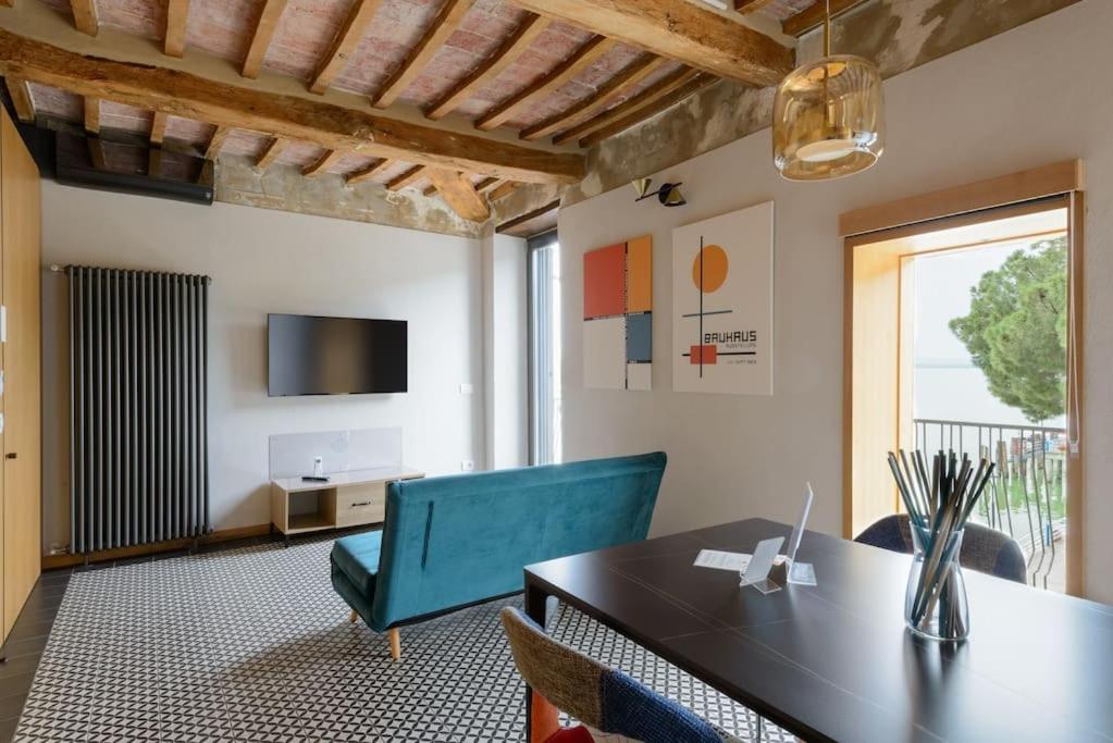 The View - Sunset & Relax - Suite - Appartamenti Vista Lago Passignano sul Trasimeno Luaran gambar
